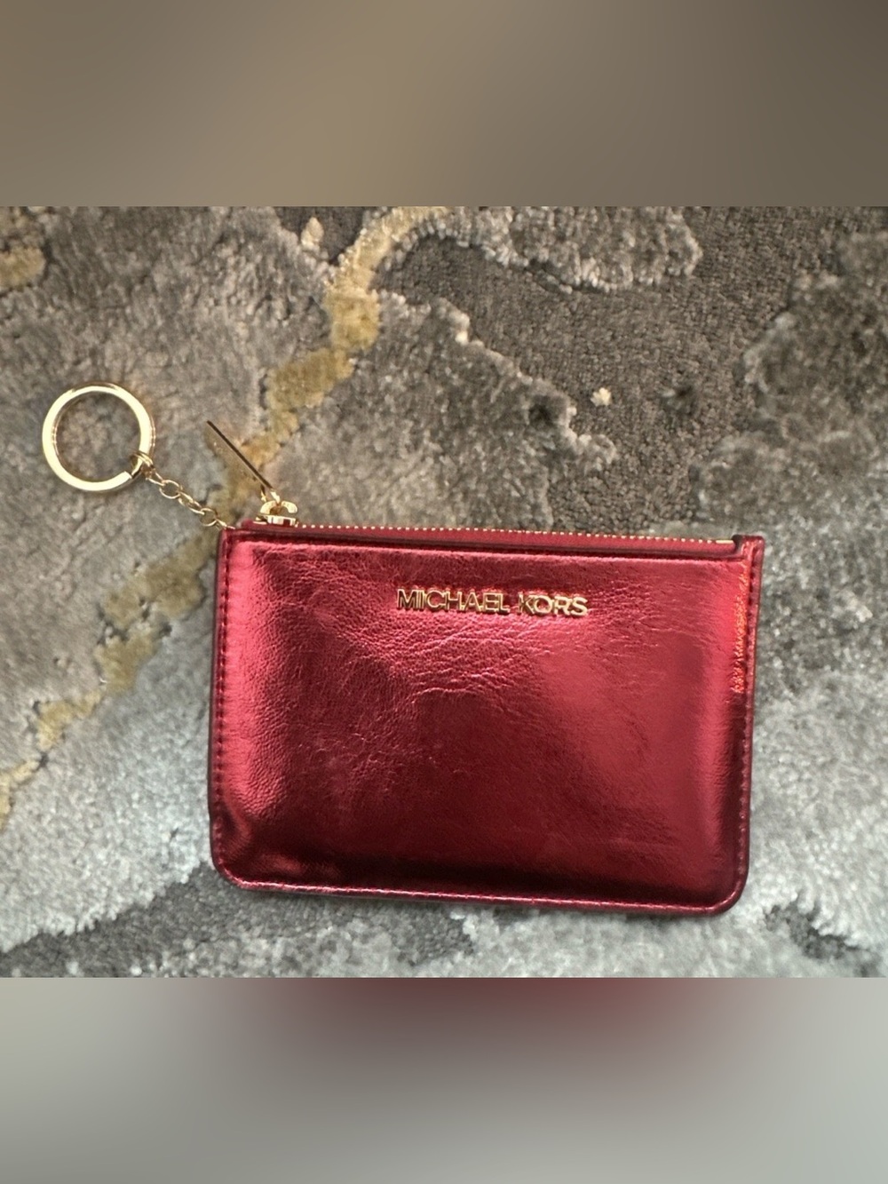 MICHAEL KORS
Jet Set Travel Small Top Zip Coin Pouch With ID Keychain 
Crimson